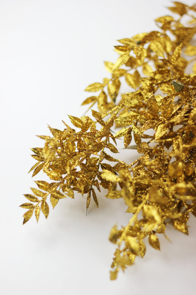 golden dried flowers