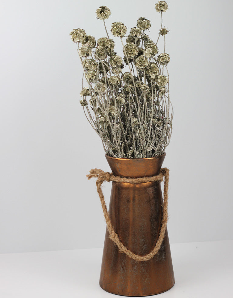 vase for dried flowers