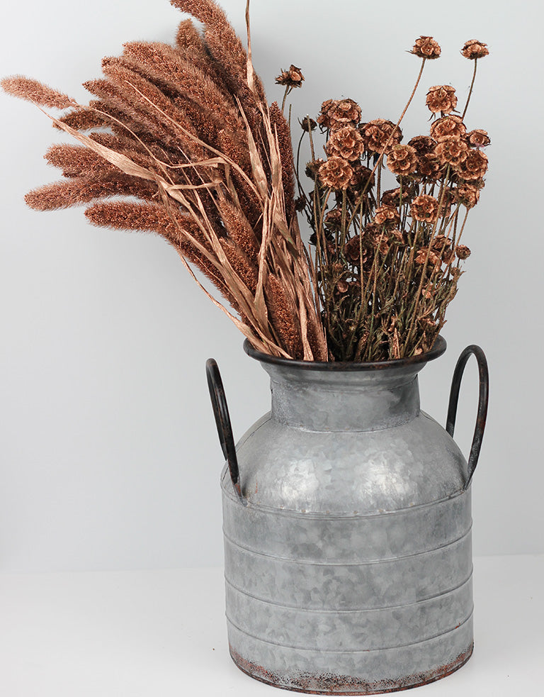 vase for dried flowers