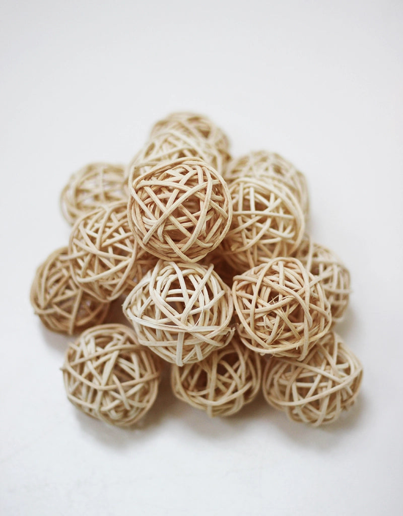 Dried Rattan Balls - Bleached, x15