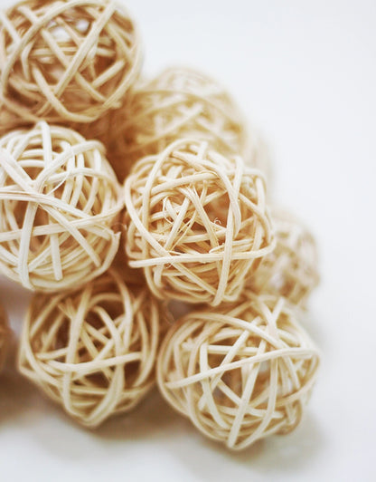Dried Rattan Balls - Bleached, x15