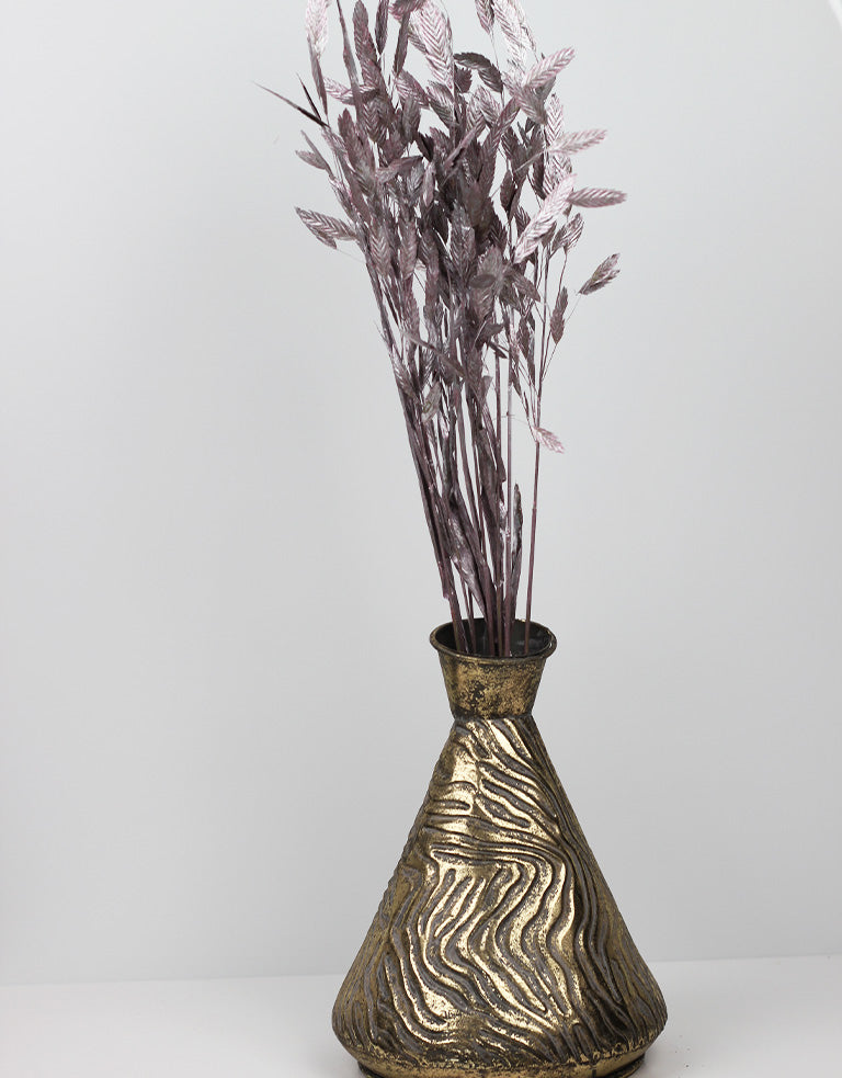 vase for dried flowers 