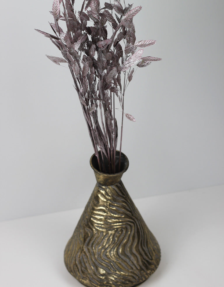  gold vase 