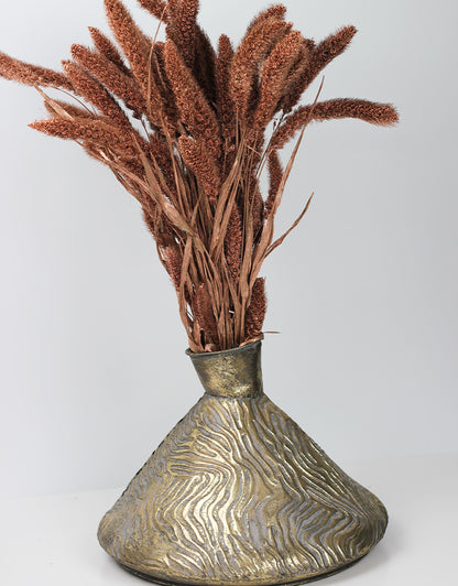 gold vase